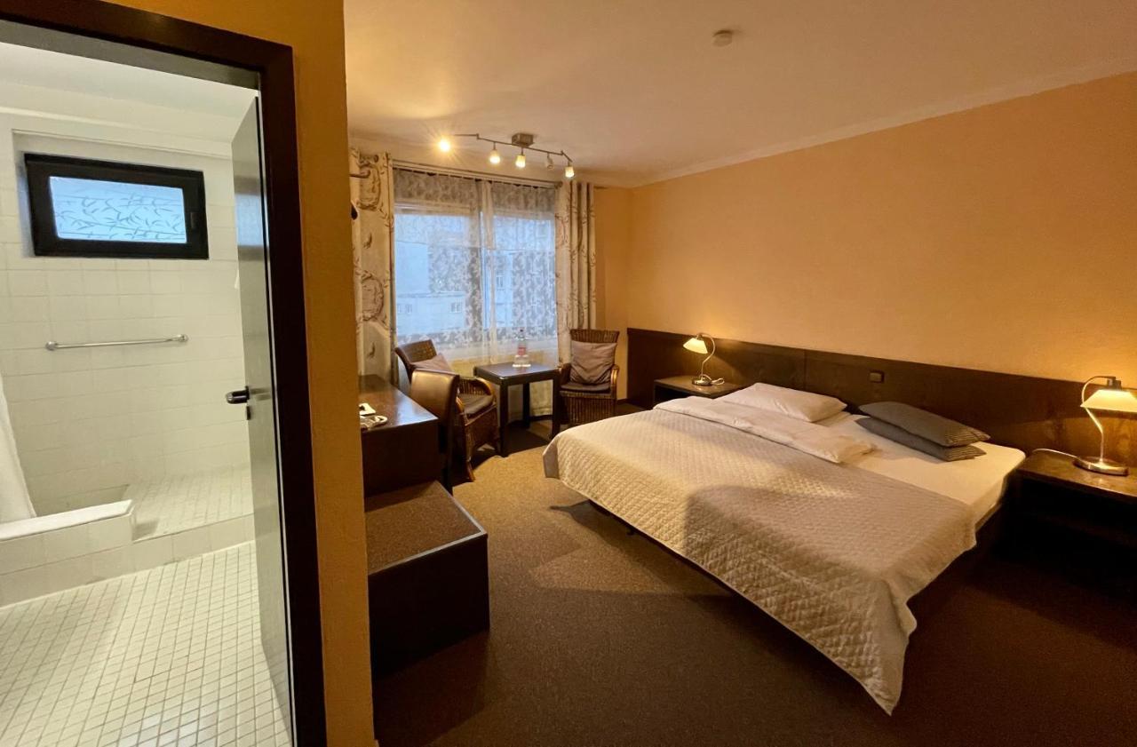 Hotel Brunnenhof Bad Nauheim Buitenkant foto