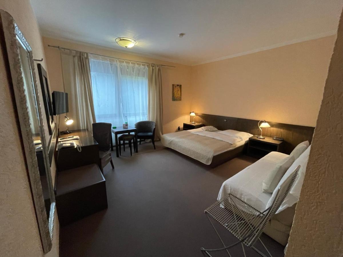 Hotel Brunnenhof Bad Nauheim Buitenkant foto
