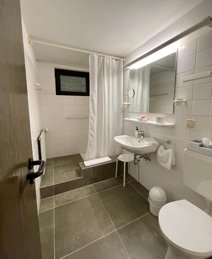 Hotel Brunnenhof Bad Nauheim Buitenkant foto
