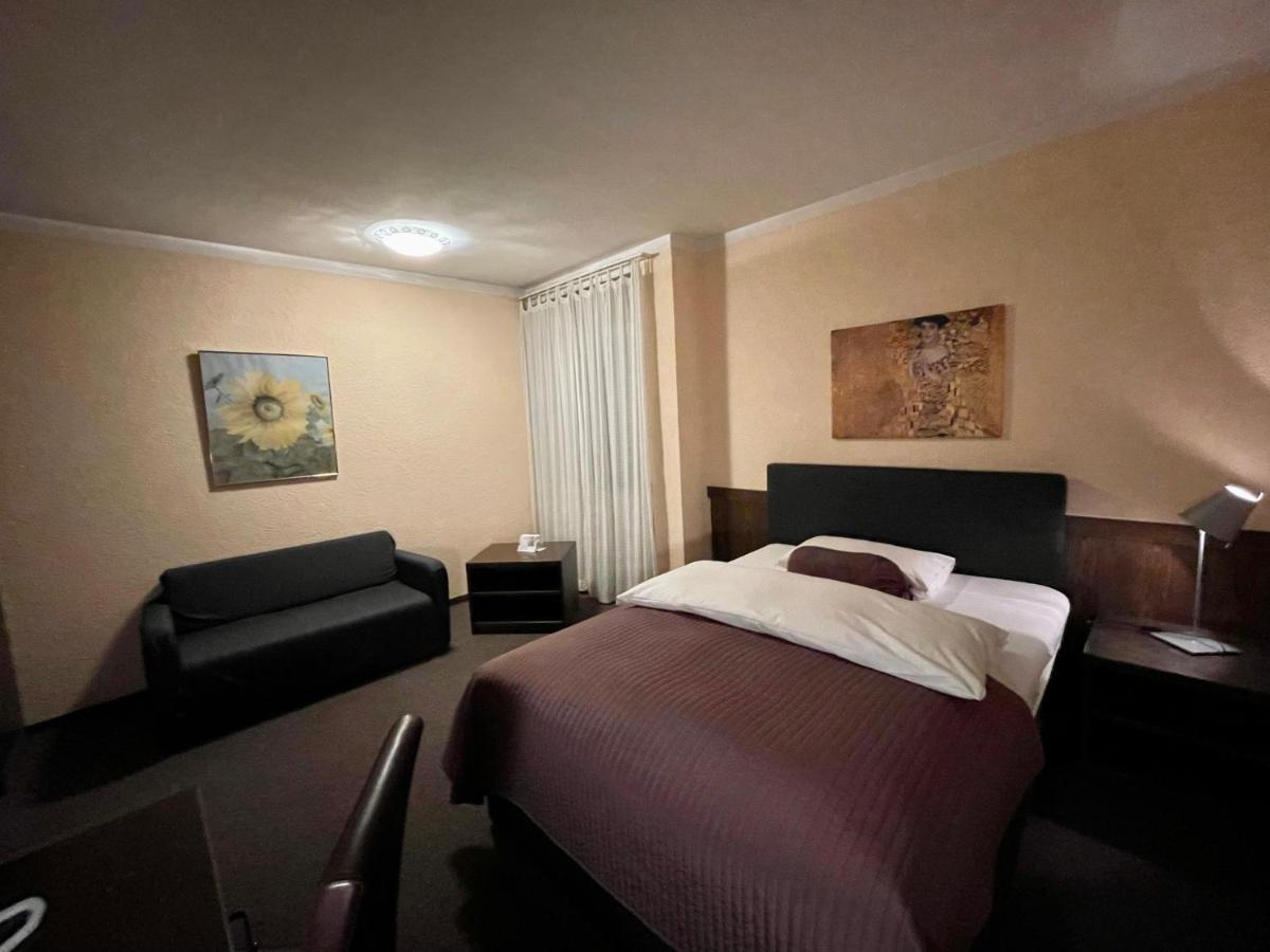 Hotel Brunnenhof Bad Nauheim Buitenkant foto