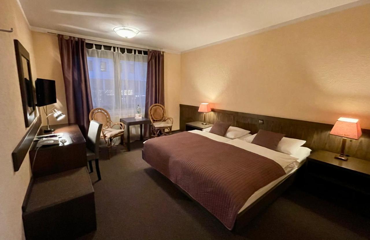 Hotel Brunnenhof Bad Nauheim Buitenkant foto